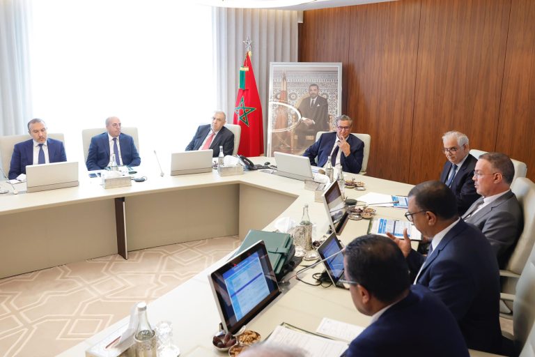 برنامج الماء والسقي.. الحكومة تسرع مشاريع الربط والتحلية وأخنوش يدعو لتعبئة جماعية