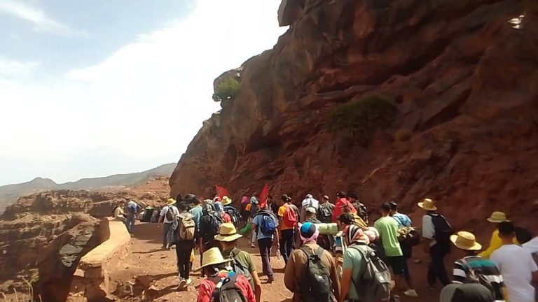 مسيرة “أيت بوكماز” تعيد مطلب إلغاء رخص البناء في العالم القروي إلى الواجهة